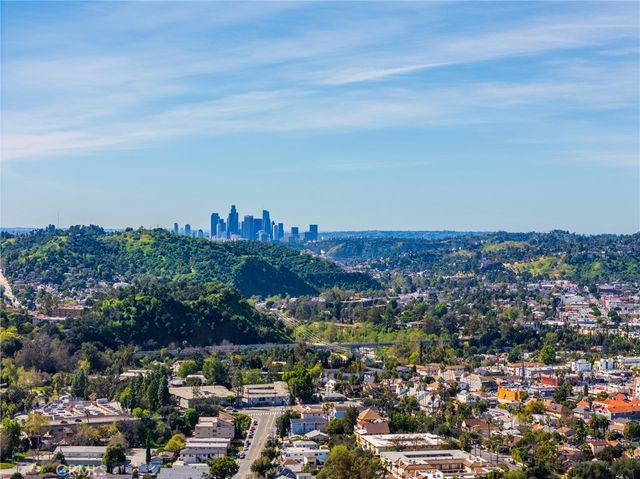 712 N Chestnut Avenue, Los Angeles, CA 90042
