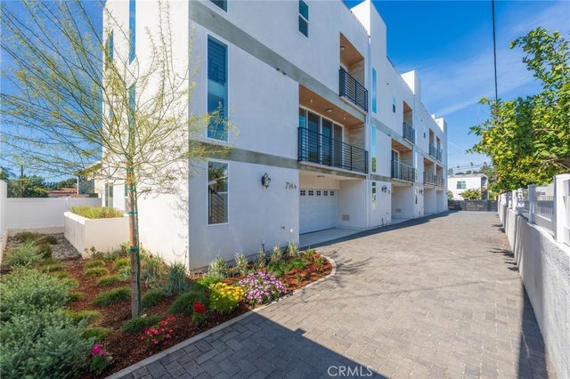 712 N Chestnut Avenue, Los Angeles, CA 90042