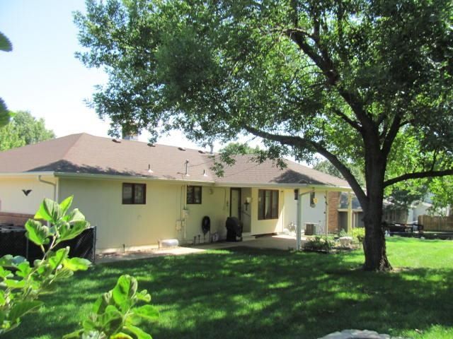 402 Winn Rd, Salina, KS 67401