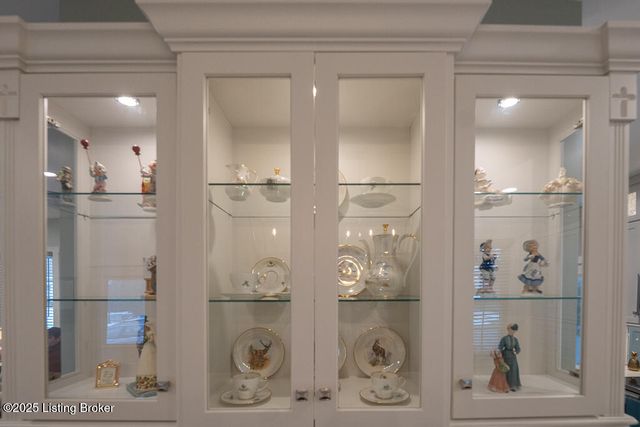 109 S Walnut Ave, La Grange, KY 40031