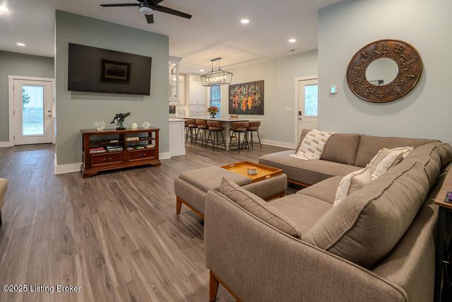 109 S Walnut Ave, La Grange, KY 40031