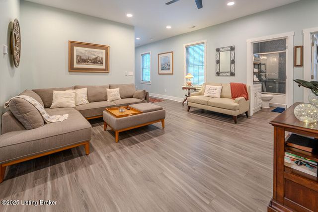 109 S Walnut Ave, La Grange, KY 40031