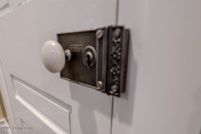 109 S Walnut Ave, La Grange, KY 40031