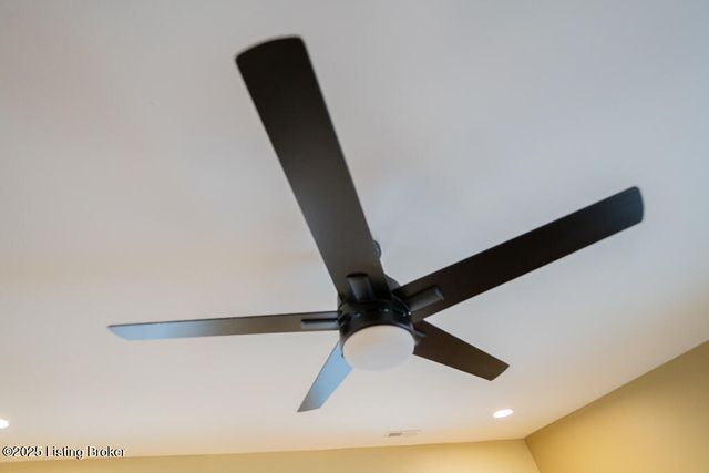 109 S Walnut Ave, La Grange, KY 40031