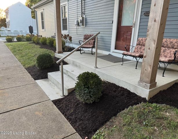 109 S Walnut Ave, La Grange, KY 40031