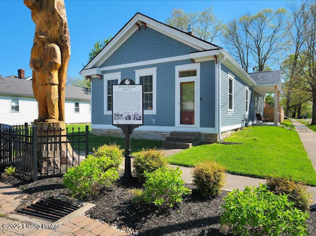 109 S Walnut Ave, La Grange, KY 40031