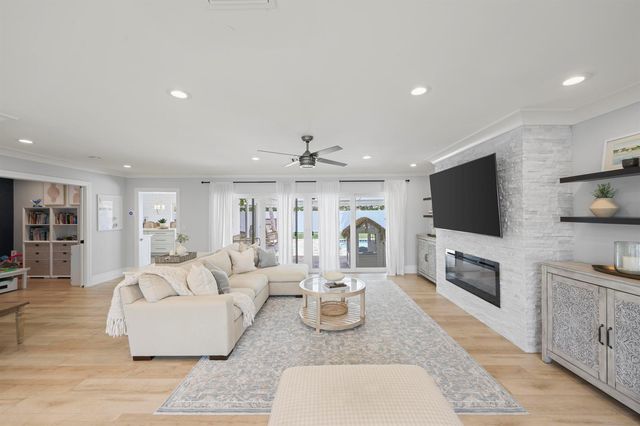621 Apple Tree Lane, Boca Raton, FL 33486