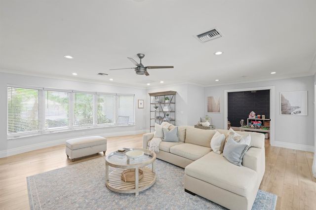 621 Apple Tree Lane, Boca Raton, FL 33486