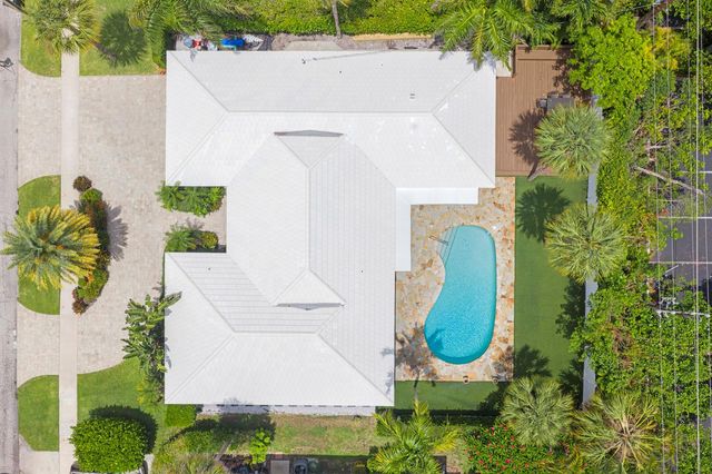 621 Apple Tree Lane, Boca Raton, FL 33486