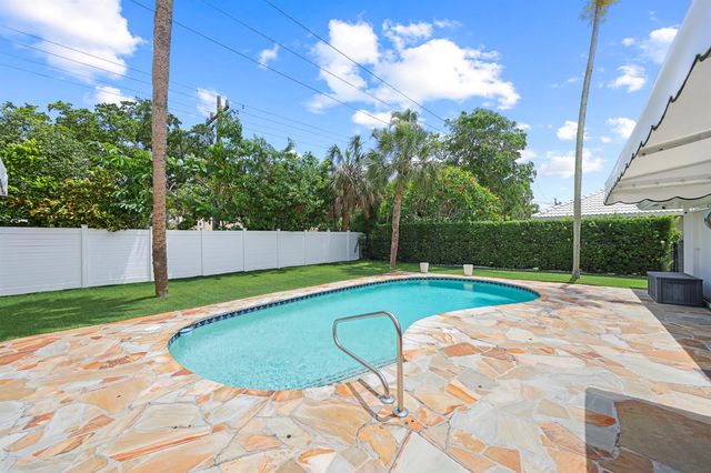 621 Apple Tree Lane, Boca Raton, FL 33486