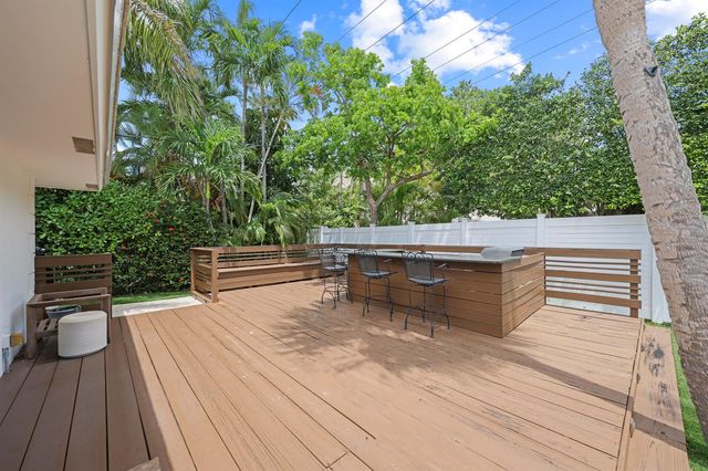 621 Apple Tree Lane, Boca Raton, FL 33486