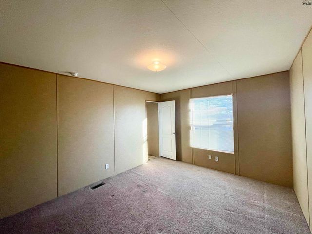 509 S ANGELINA AVENUE, Henrietta, TX 76365