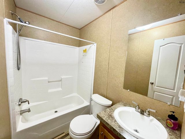 509 S ANGELINA AVENUE, Henrietta, TX 76365