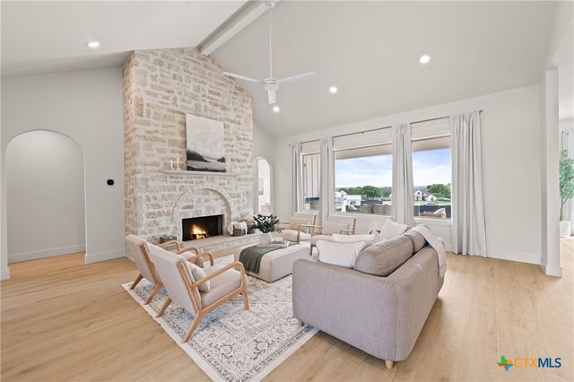 203 Glenview Circle, Belton, TX 76513