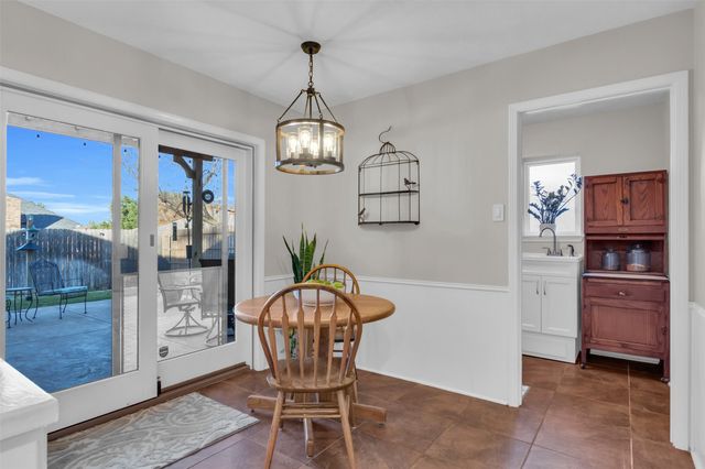 1637 Bedford Oaks Drive, Bedford, TX 76021