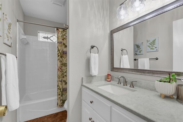 1637 Bedford Oaks Drive, Bedford, TX 76021