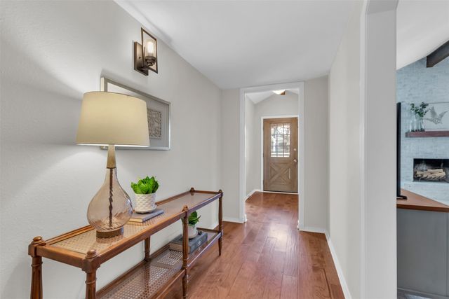 1637 Bedford Oaks Drive, Bedford, TX 76021