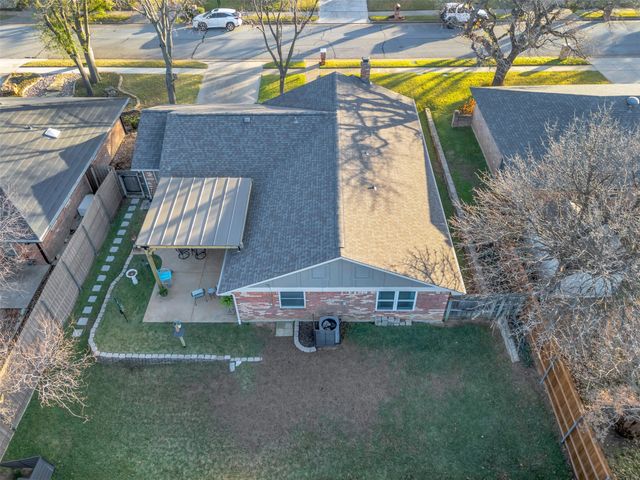1637 Bedford Oaks Drive, Bedford, TX 76021