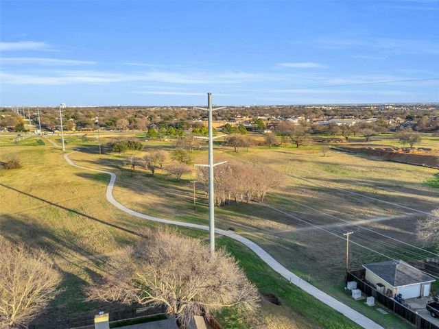 1637 Bedford Oaks Drive, Bedford, TX 76021