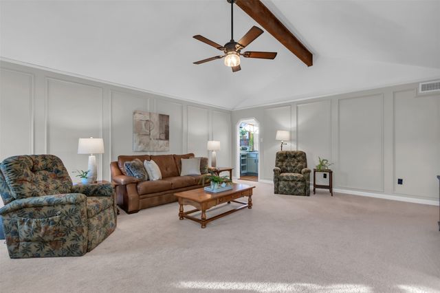 1637 Bedford Oaks Drive, Bedford, TX 76021