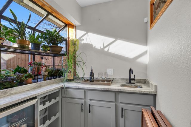 1637 Bedford Oaks Drive, Bedford, TX 76021