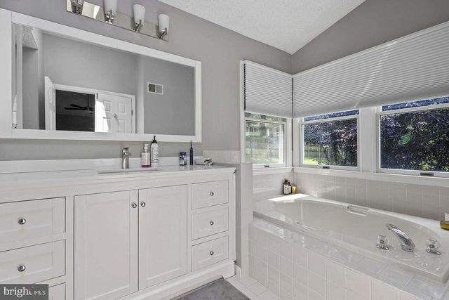 2725 MOORES VALLEY, Baltimore, MD 21209