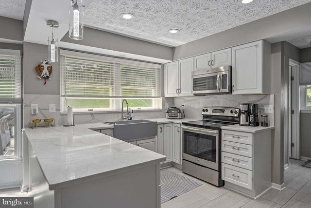 2725 MOORES VALLEY, Baltimore, MD 21209