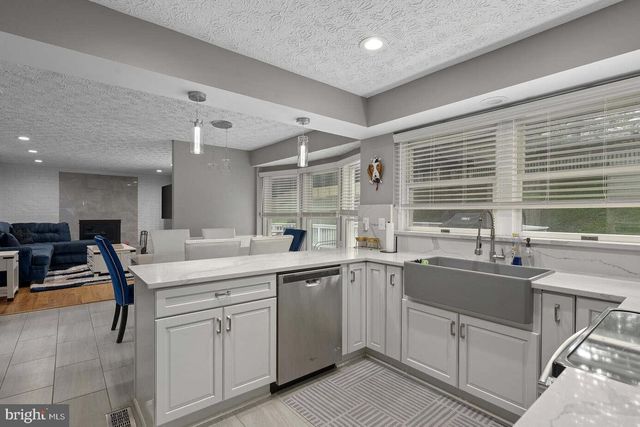 2725 MOORES VALLEY, Baltimore, MD 21209