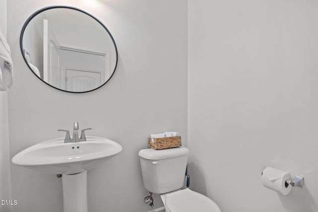 729 Lake Artesia Lane, Fuquay Varina, NC 27526