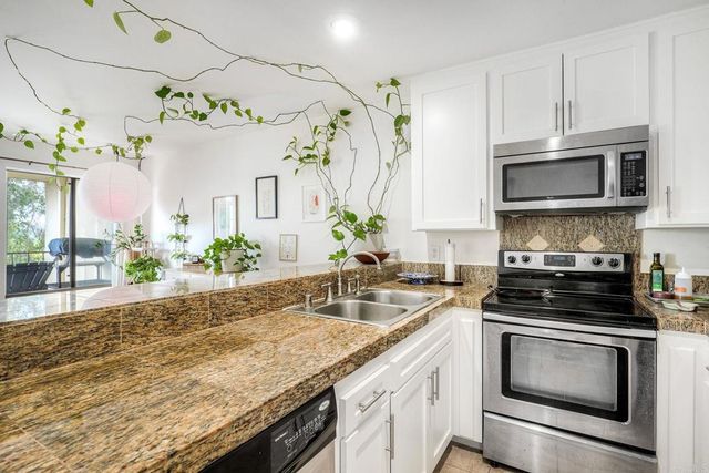 2251 Altisma Way, Carlsbad, CA 92009