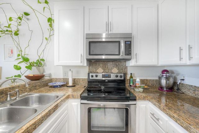 2251 Altisma Way, Carlsbad, CA 92009