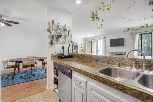 2251 Altisma Way, Carlsbad, CA 92009