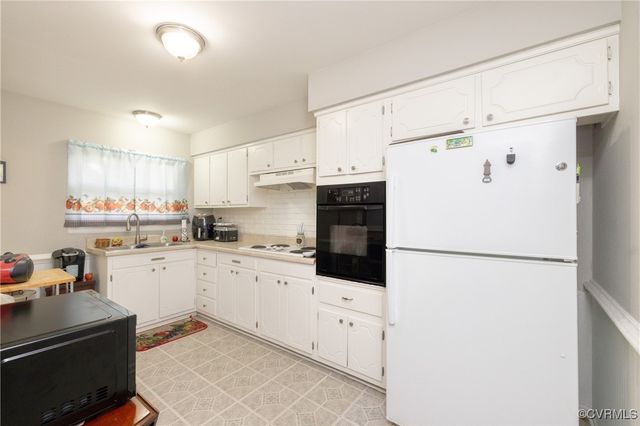 2705 Susten Ct, Richmond, VA 23224