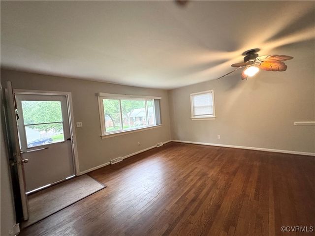 2705 Susten Ct, Richmond, VA 23224