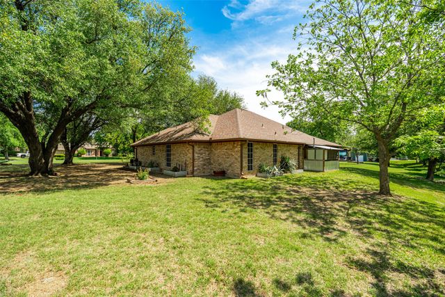 500 Seneca Drive, Waxahachie, TX 75165