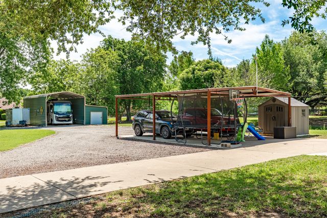 500 Seneca Drive, Waxahachie, TX 75165