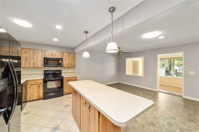 8831 SW 94TH LANE H, Ocala, FL 34481