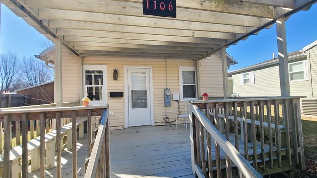 1106 Steinman Street, Dixon, IL 61021