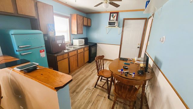 1106 Steinman Street, Dixon, IL 61021