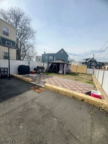 315 Coit St, Irvington Twp., NJ 07111