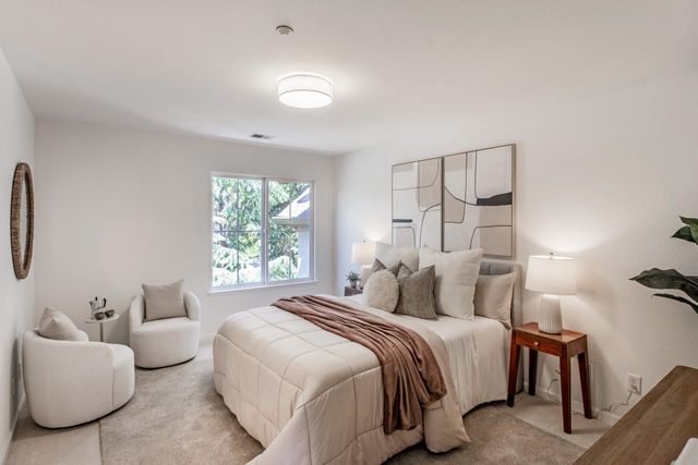 30 Royal Oak Court, Mountain View, CA 94040