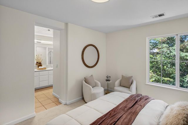 30 Royal Oak Court, Mountain View, CA 94040