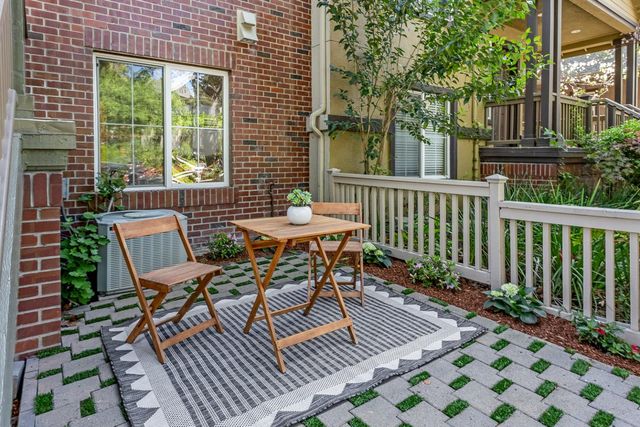 30 Royal Oak Court, Mountain View, CA 94040