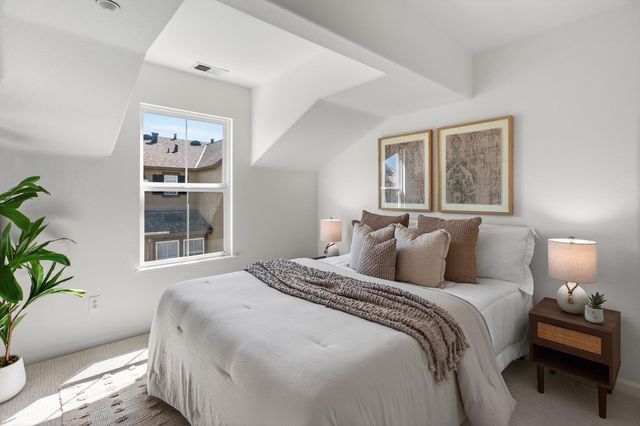 30 Royal Oak Court, Mountain View, CA 94040