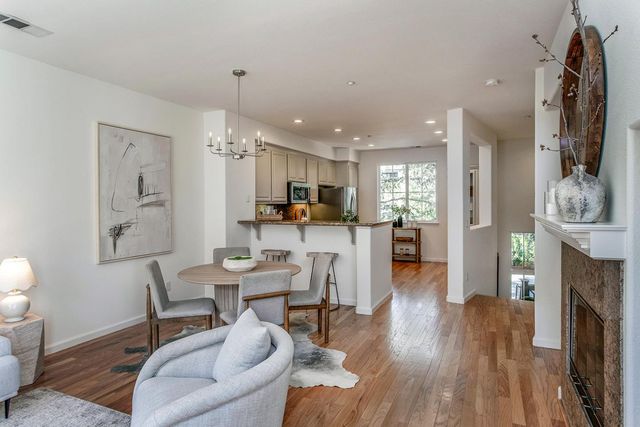 30 Royal Oak Court, Mountain View, CA 94040