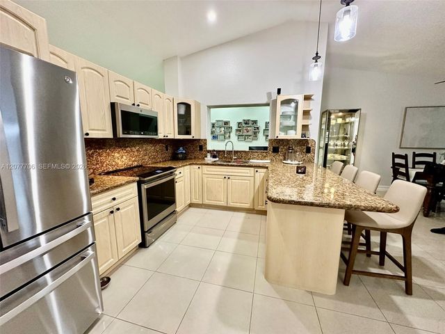 9021 NW 150th Terrace, Miami Lakes, FL 33018