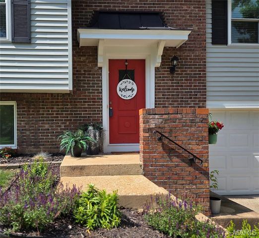 1382 Premio Drive, Fenton, MO 63026