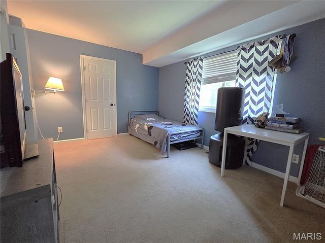1382 Premio Drive, Fenton, MO 63026