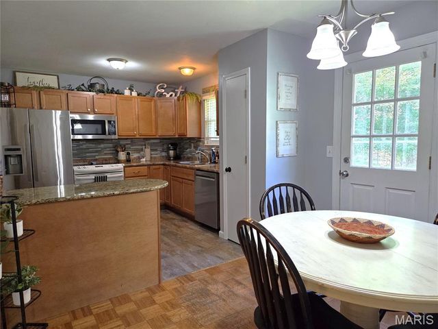 1382 Premio Drive, Fenton, MO 63026