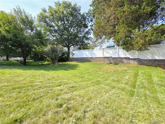1382 Premio Drive, Fenton, MO 63026